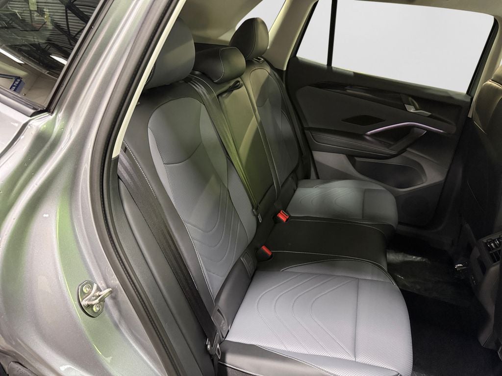 2025 Volkswagen Tiguan SE - Photo 20